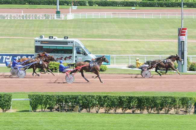 Arrivée quinté pmu PRIX DE L'HOTEL DE VILLE à ENGHIEN