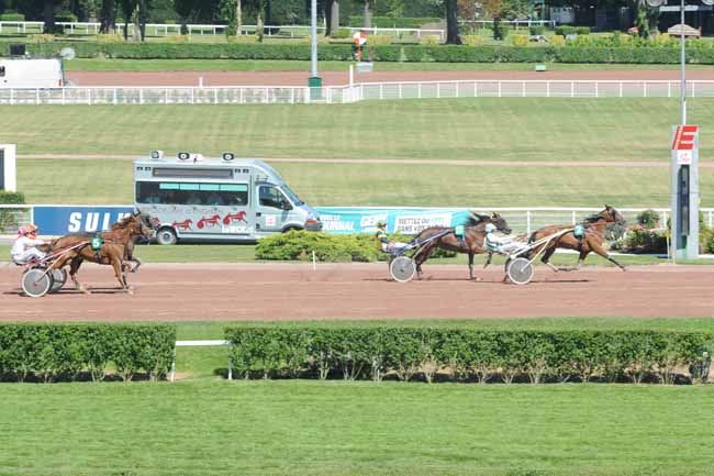 Arrivée quinté pmu PRIX DE LA PORTE DU PRE-SAINT-GERVAIS à ENGHIEN