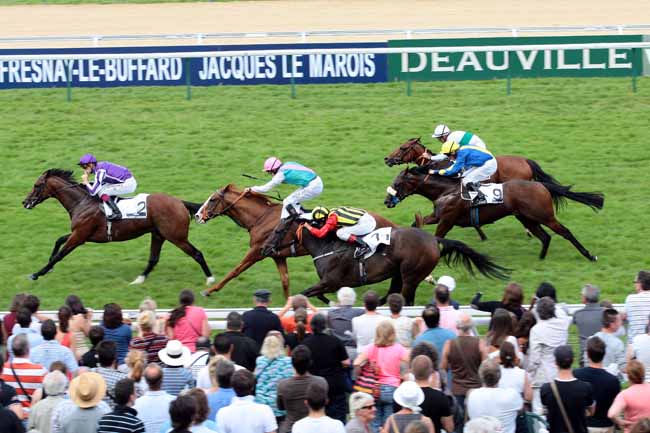 Arrivée quinté pmu PRIX DU HARAS DE FRESNAY-LE-BUFFARD - JACQUES LE MAROIS à DEAUVILLE