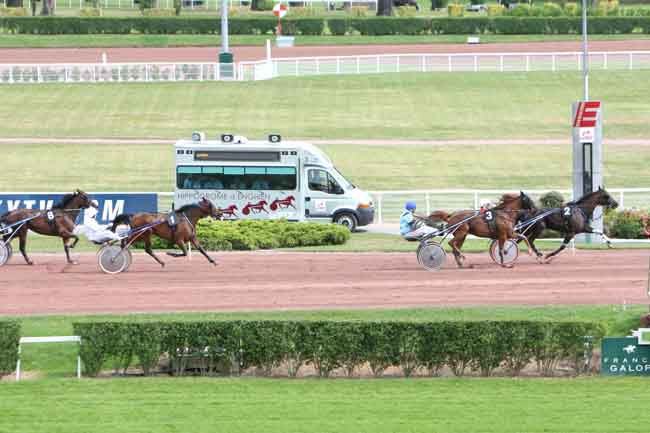 Arrivée quinté pmu PRIX DU PRE SAINT-GERVAIS à ENGHIEN
