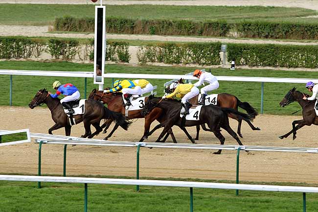 Arrivée quinté pmu PRIX DE VALSEME à DEAUVILLE