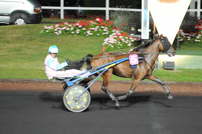 Arrivée quinté pmu PRIX AMALIA à PARIS-VINCENNES