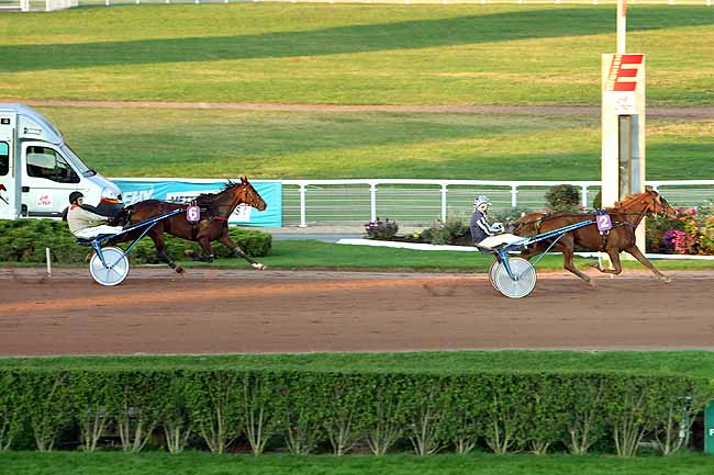 Arrivée quinté pmu PRIX DE LA PLACE DE L'ALMA (GR A) à ENGHIEN
