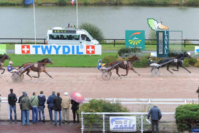 Arrivée quinté pmu PRIX DU FESTIVAL DE LA BD DE CHATEAU-GONTIER (GR B) à LAVAL