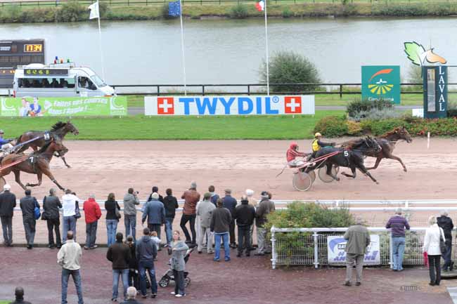 Arrivée quinté pmu PRIX DE L'OFFICE DE TOURISME DU PAYS DE LAVAL à LAVAL