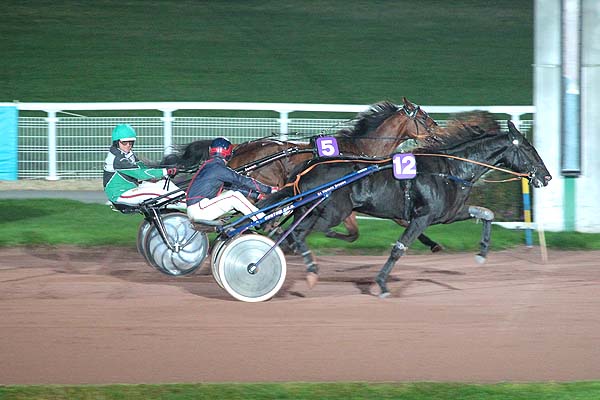 Arrivée quinté pmu PRIX DES HALLES (GR A) à ENGHIEN