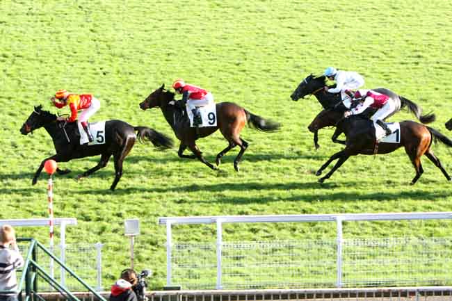 Arrivée quinté pmu CRITERIUM DE MAISONS-LAFFITTE à MAISONS-LAFFITTE