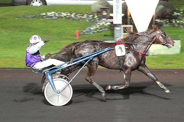 Arrivée quinté pmu PRIX MEBSUTA à PARIS-VINCENNES
