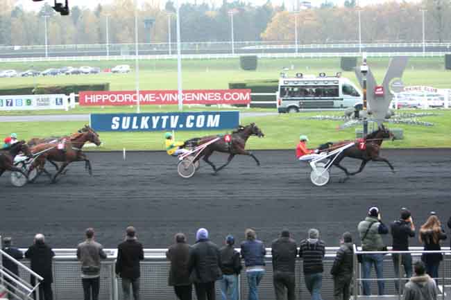 Arrivée quinté pmu PRIX DE COSSE-LE-VIVIEN à PARIS-VINCENNES