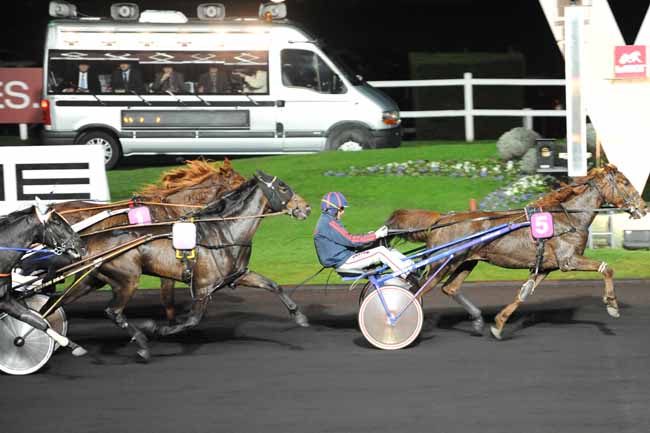 Arrivée quinté pmu PRIX HESTIA à PARIS-VINCENNES