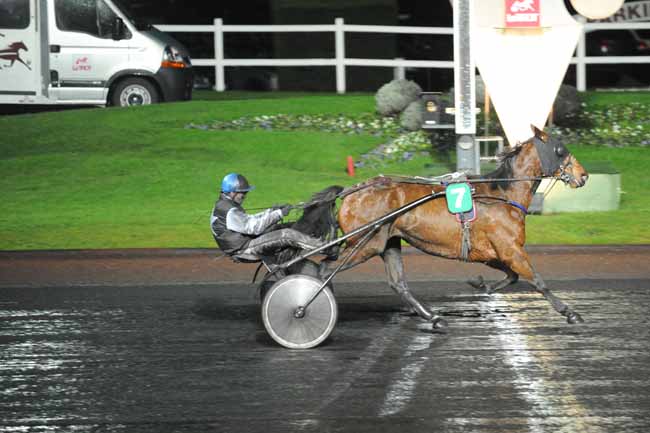 Arrivée quinté pmu PRIX UNITAS à PARIS-VINCENNES