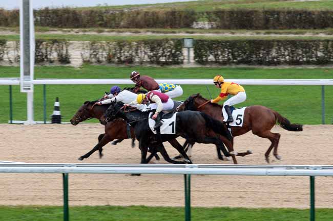 Arrivée quinté pmu PRIX DE CRENNES à DEAUVILLE [MATINEE]