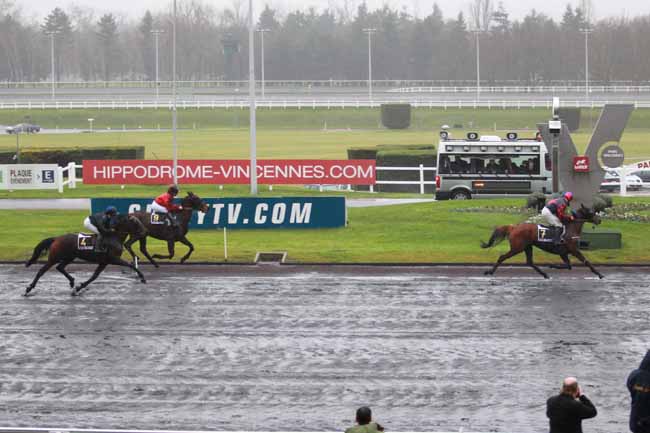 Arrivée quinté pmu PRIX DE CHAMALIERES à PARIS-VINCENNES