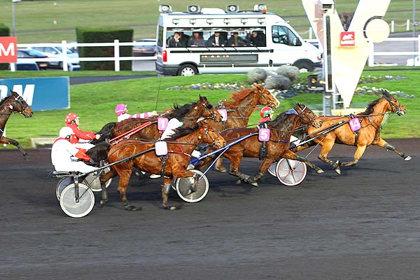 Arrivée quinté pmu PRIX DE SAINT-DENIS à PARIS-VINCENNES