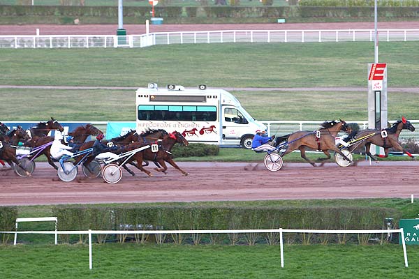 Arrivée quinté pmu PRIX DE SANARY-SUR-MER à ENGHIEN