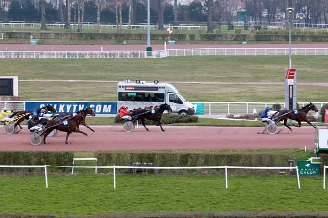 Arrivée quinté pmu PRIX DE GIRAUMONT à ENGHIEN