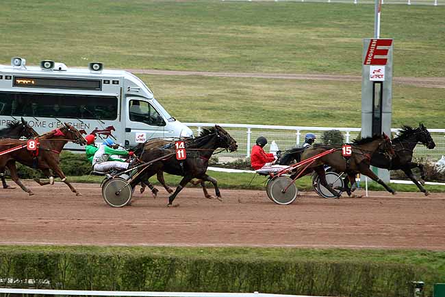 Arrivée quinté pmu PRIX DE MARENNES à ENGHIEN