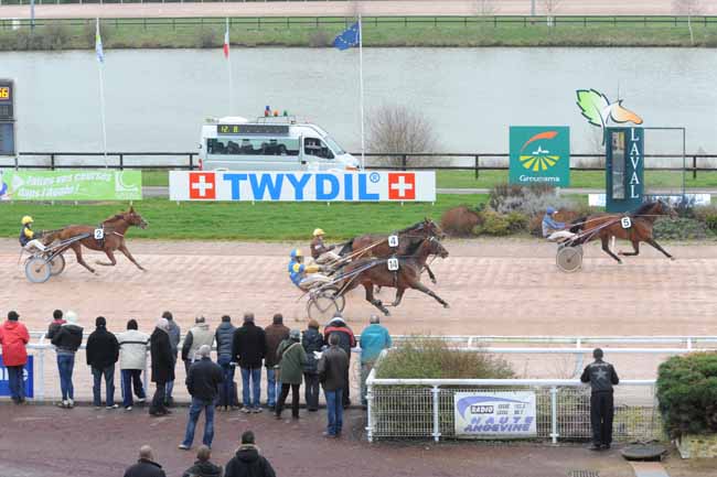 Arrivée quinté pmu GRAND PRIX DU CONSEIL GENERAL DE LA MAYENNE à LAVAL