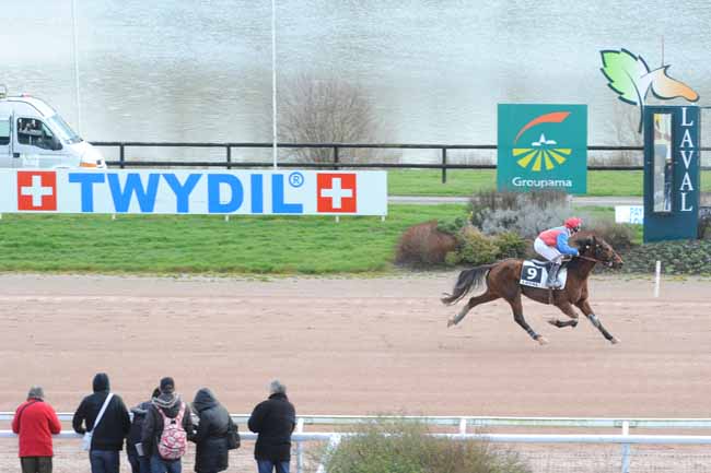 Arrivée quinté pmu PRIX WWW.HIPPODROME-LAVAL.FR à LAVAL