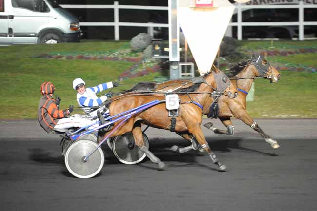 Arrivée quinté pmu PRIX ATE (PRIX DE L'ASSOCIATION HIPPIQUE LES BAGAUDES) à PARIS-VINCENNES