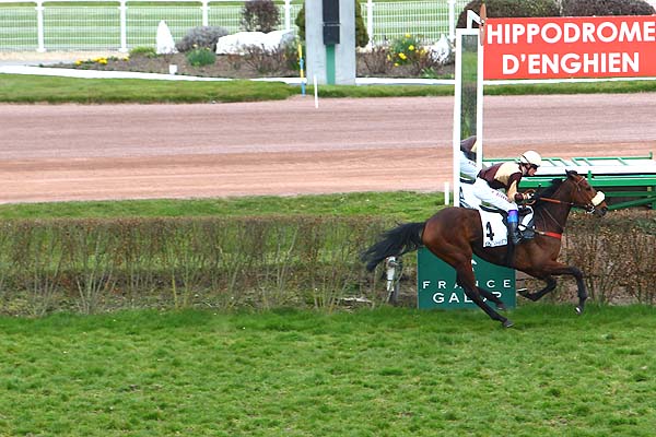 Arrivée quinté pmu PRIX OUARGLA à ENGHIEN