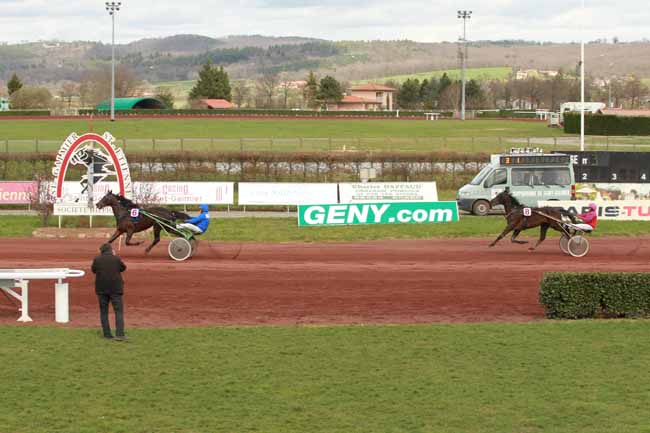 Arrivée quinté pmu PRIX JEAN THOMAS à SAINT GALMIER