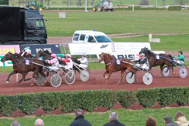 Arrivée quinté pmu PRIX DU PARCOURS GOURMAND - MAISON PALLANDRE à SAINT GALMIER