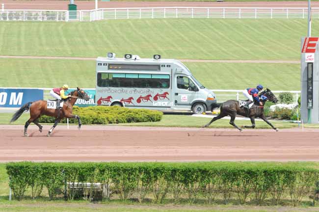 Arrivée quinté pmu PRIX DE LA PLACE DU CHATELET à ENGHIEN