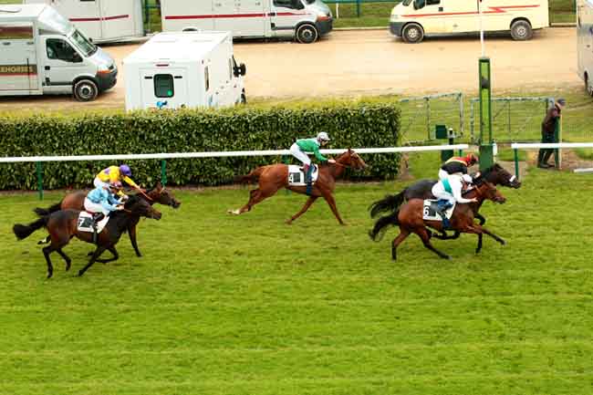 Arrivée quinté pmu PRIX DES VENEURS à CHANTILLY