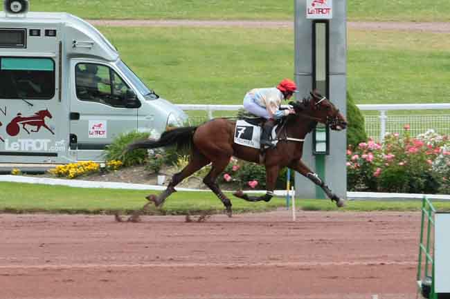 Arrivée quinté pmu PRIX DE LA PLACE VENDOME à ENGHIEN
