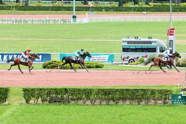 Arrivée quinté pmu PRIX DE LA PLACE DES VICTOIRES à ENGHIEN