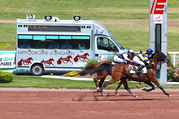 Arrivée quinté pmu PRIX DE LA PLACE DU MAIL à ENGHIEN
