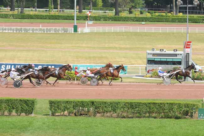 Arrivée quinté pmu PRIX DE LA CHAUSSEE D'ANTIN à ENGHIEN