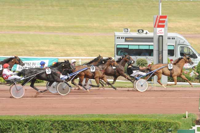 Arrivée quinté pmu PRIX DU MEDOC à ENGHIEN
