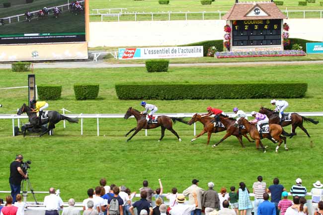 Arrivée quinté pmu PRIX DU CHEMIN DE L'HIPPODROME à CLAIREFONTAINE