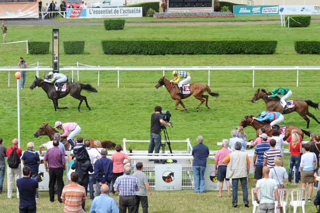 Arrivée quinté pmu PRIX GUY DU FAUR DE PIBRAC à CLAIREFONTAINE