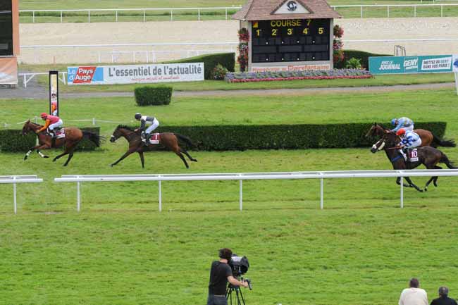 Arrivée quinté pmu PRIX DES HELIOTROPES à CLAIREFONTAINE