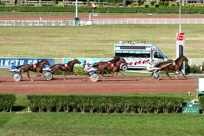 Arrivée quinté pmu PRIX DE BALIZAC à ENGHIEN