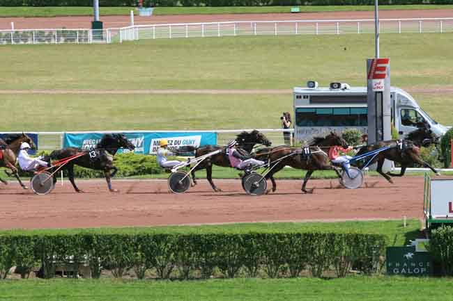 Arrivée quinté pmu PRIX DE LA PORTE D'ITALIE à ENGHIEN