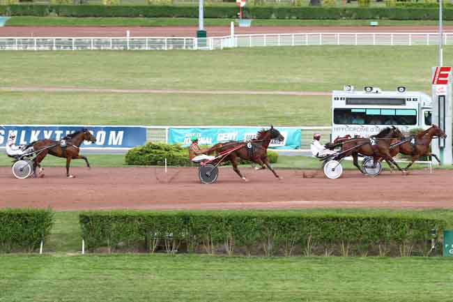 Arrivée quinté pmu PRIX DE LA GOUTTE D'OR à ENGHIEN