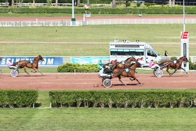 Arrivée quinté pmu PRIX DE MERICOURT à ENGHIEN