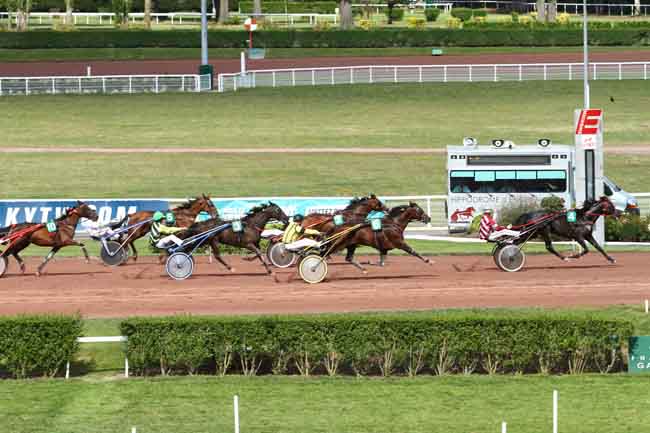 Arrivée quinté pmu PRIX DU PONT DE L'ALMA à ENGHIEN