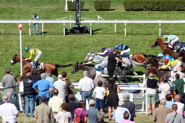 Arrivée quinté pmu PRIX DU GRAND JARDIN (PRIX FATIGUE ET SOMNOLENCE AU VOLANT) à CLAIREFONTAINE