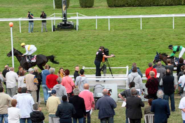 Arrivée quinté pmu PRIX DU CEDRE BLEU à CLAIREFONTAINE