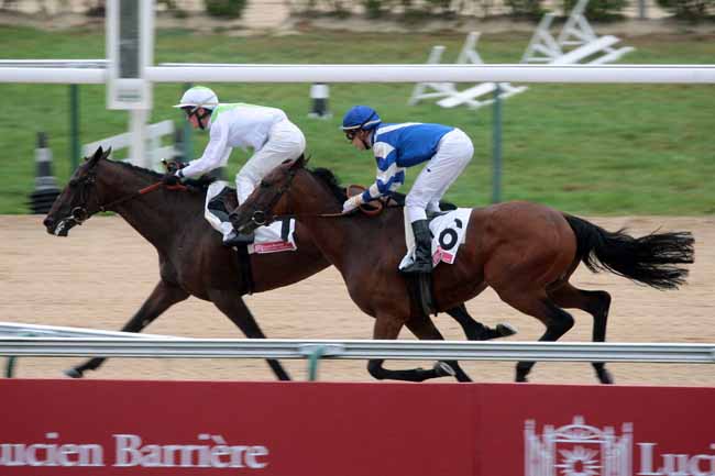 Arrivée quinté pmu PRIX CASINO BARRIERE TROUVILLE à DEAUVILLE