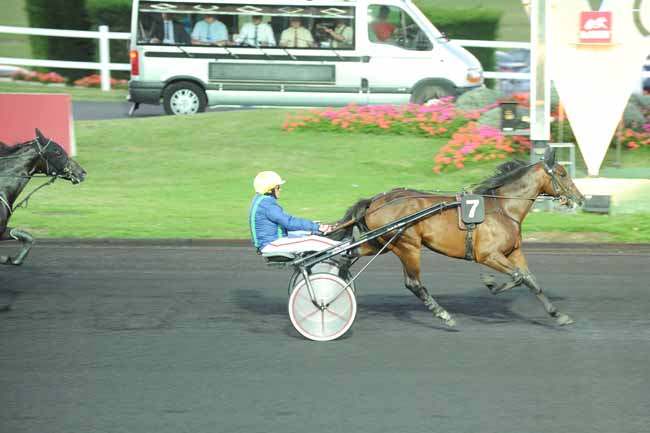 Arrivée quinté pmu PRIX AMALIA à PARIS-VINCENNES