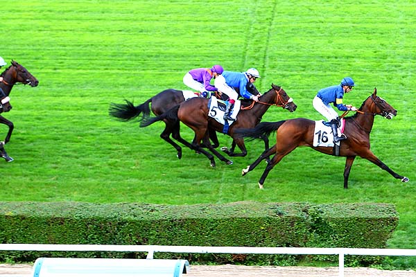 Arrivée quinté pmu PRIX DE VAULX-DE-CERNAY à SAINT-CLOUD