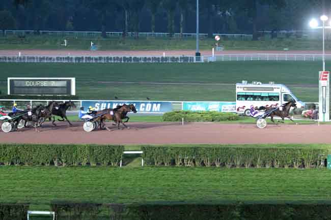 Arrivée quinté pmu PRIX DE LA PLACE DE L'ALMA (GR A) à ENGHIEN