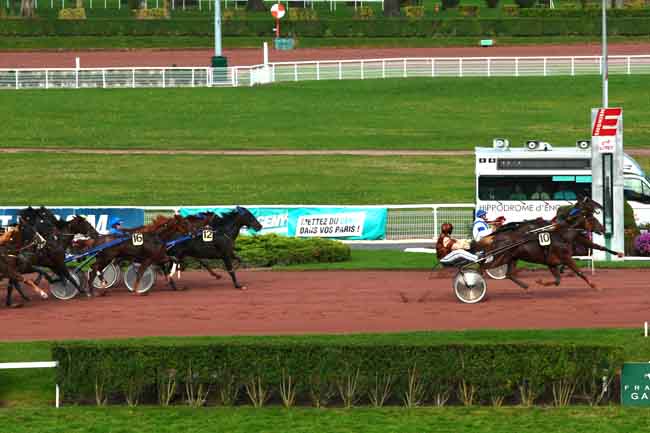 Arrivée quinté pmu PRIX DES BUTTES CHAUMONT à ENGHIEN