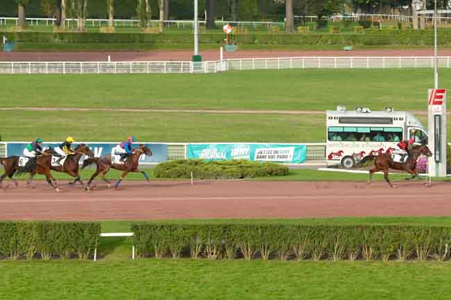 Arrivée quinté pmu PRIX DE PRADELLES à ENGHIEN